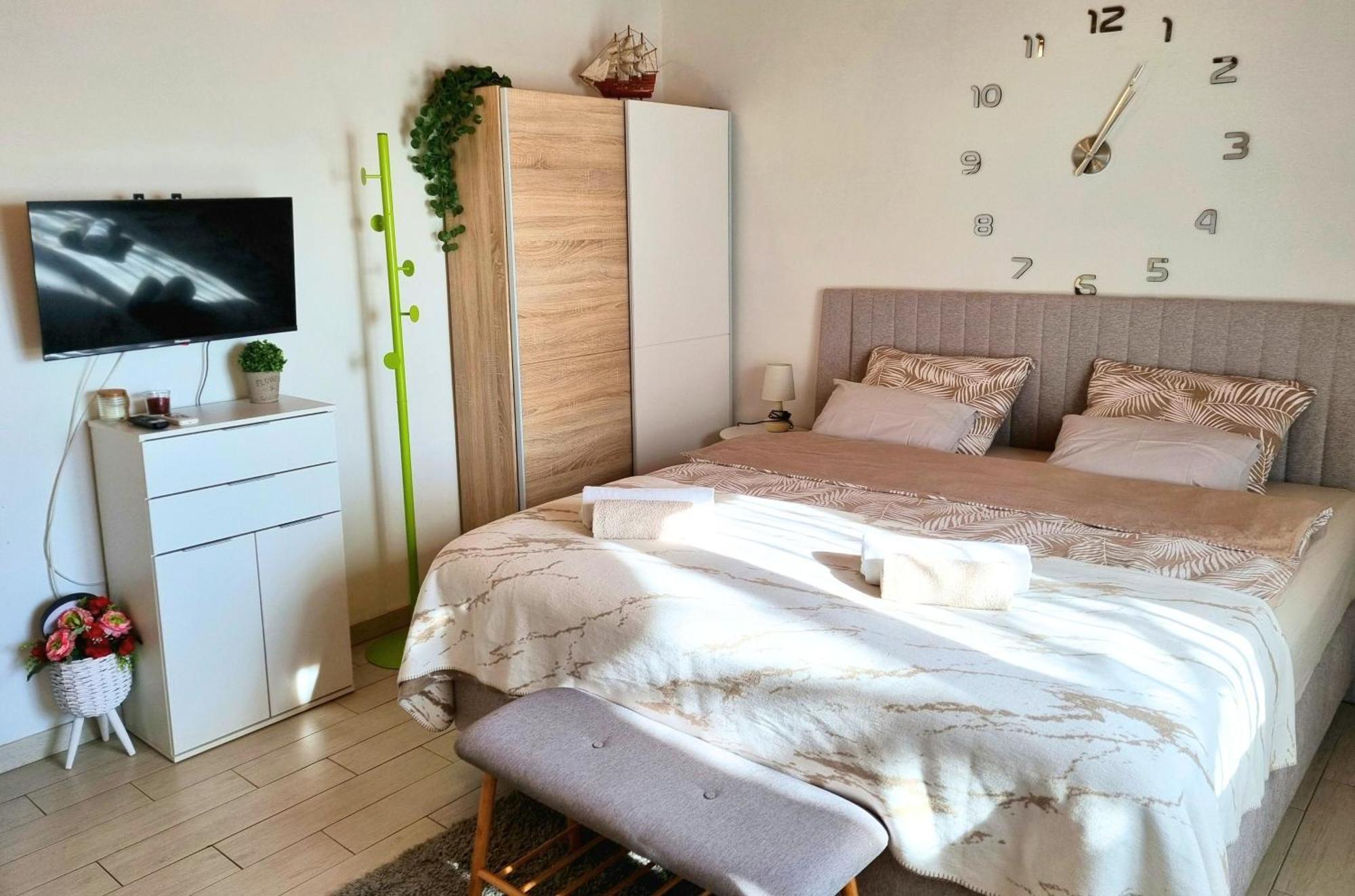 Studio Apartment Lino Skrbcici Exterior photo